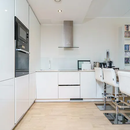 1-bedroom With Free Parking דירה *